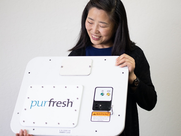 Purfresh model 2405 unit produces ozone to preserve fresh bell peppers.